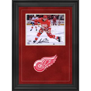 Detroit Red Wings 8” x 10” Deluxe Horizontal Photograph Frame with Team Logo